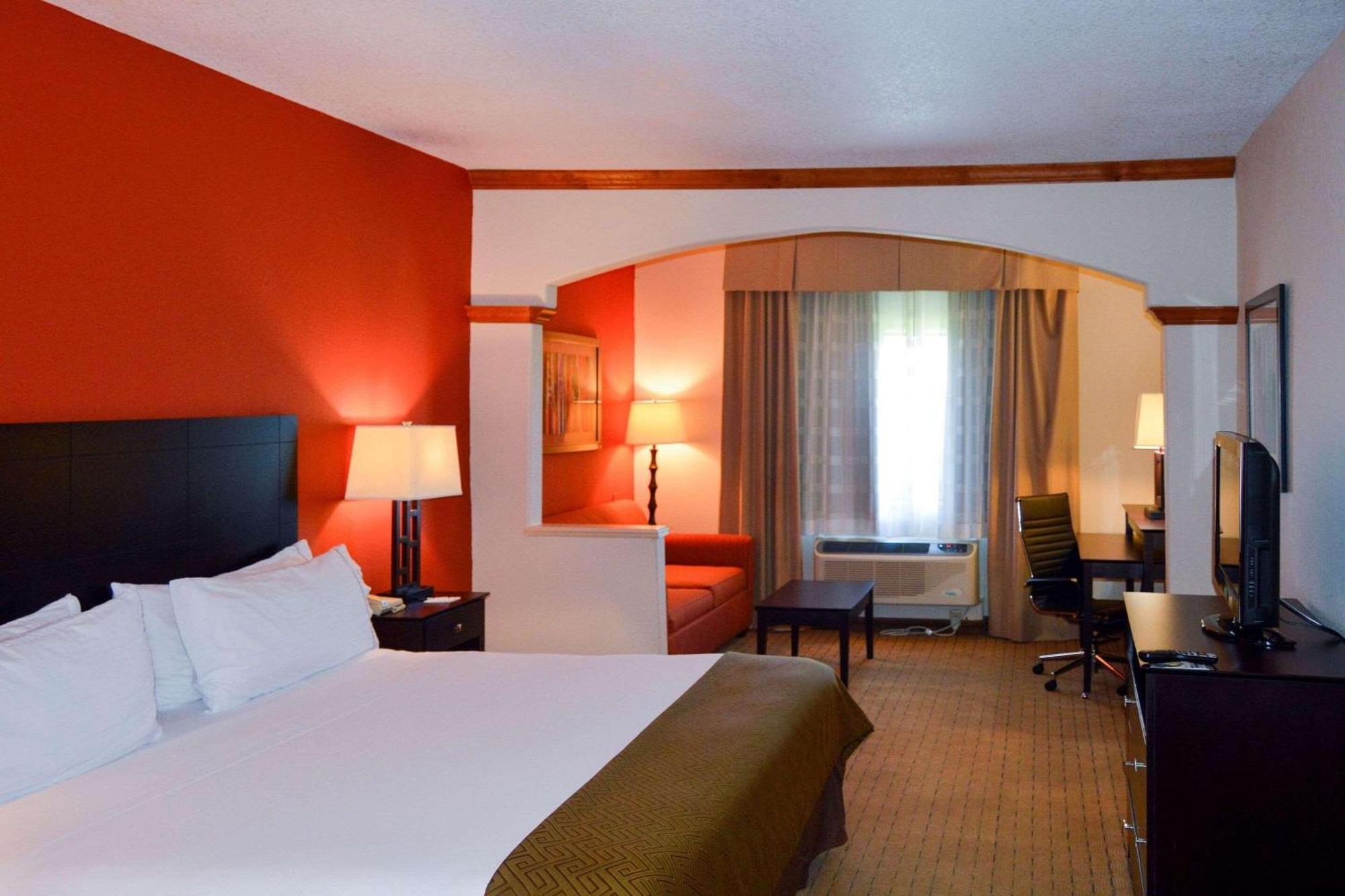 Country & By Radisson, Houston Northwest, Tx 2*